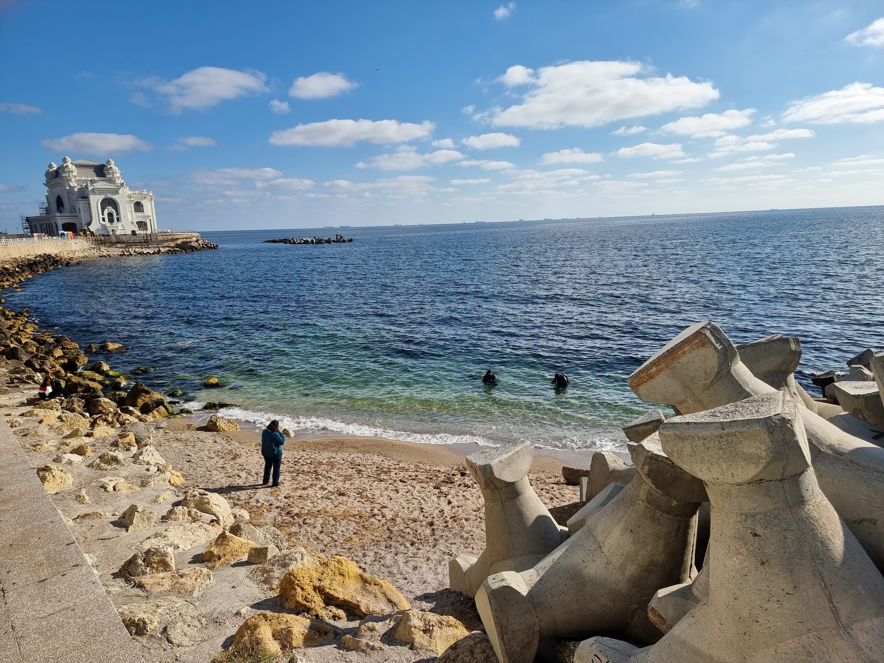 fotografie cu scafandri la Casino Constanța